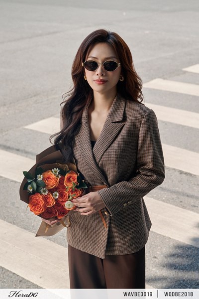 Hiển thị chi tiết cho Áo vest dạ kẻ dáng suông Ảnh của Áo vest dạ kẻ dáng suông